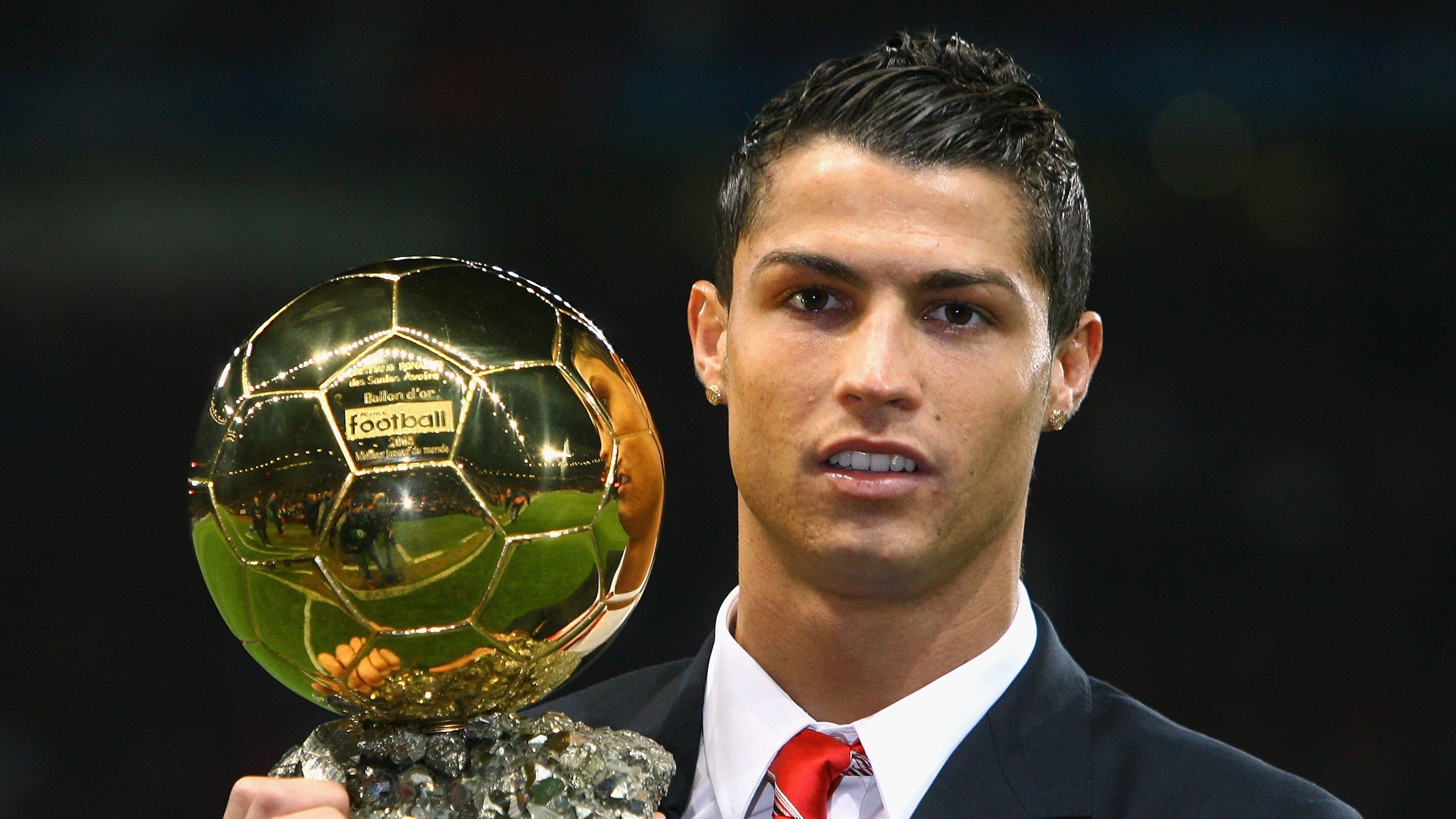 霍勒迪连砍三双雄鹿防守效率提升，霍勒迪最佳防守